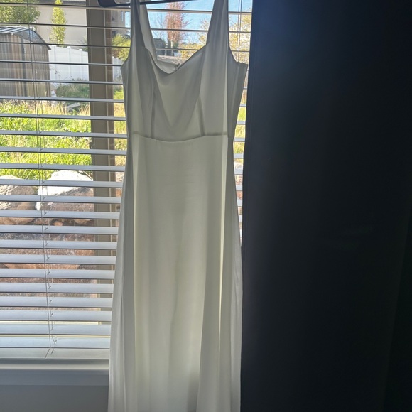 Elegant White Midi Dress - Picture 2 of 5